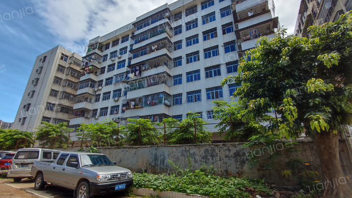 琼山市建行宿舍住宅区外景图