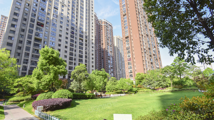 金色名郡外景图