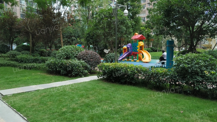 千禧河畔C区外景图