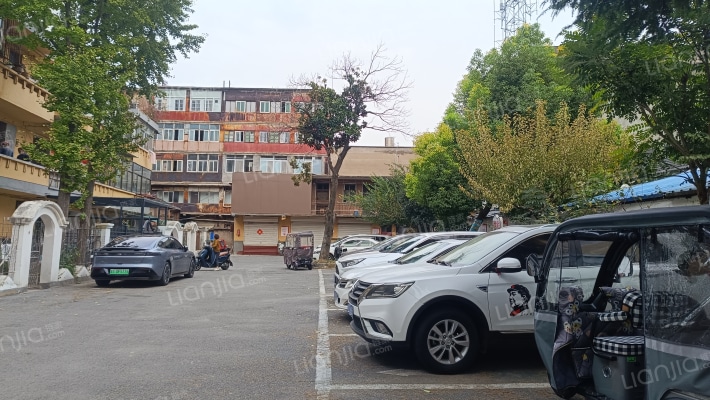 区粮食局家属院外景图