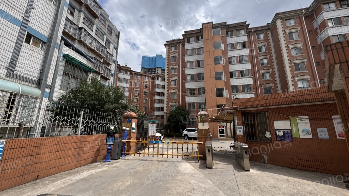 云南烟草集团兴云股份有限公司职工住宅外景图