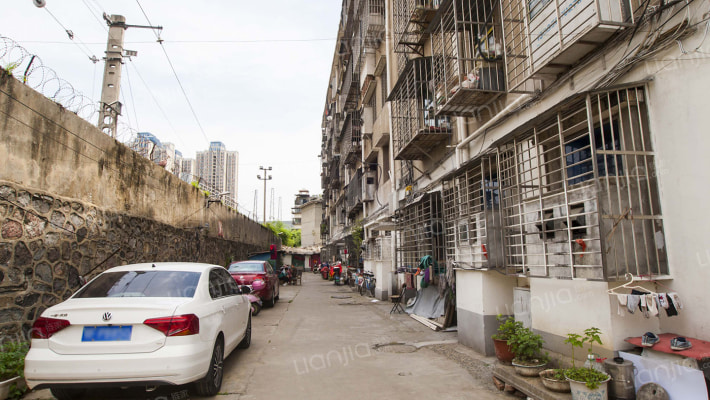 长征东路居委会郭家台外景图