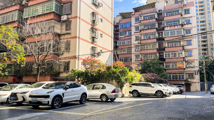 北镇一里外景图
