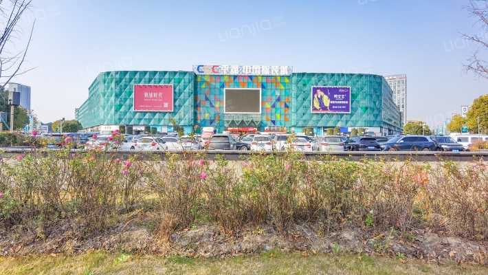 平湖中国服装城外景图