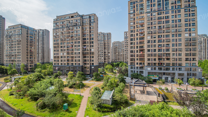 水岸花城外景图