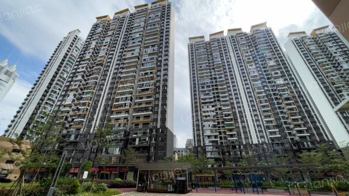 大板一区宿舍外景图