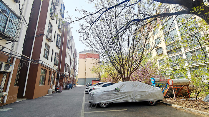 自行车零件厂宿舍外景图