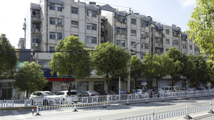 送变电公寓外景图