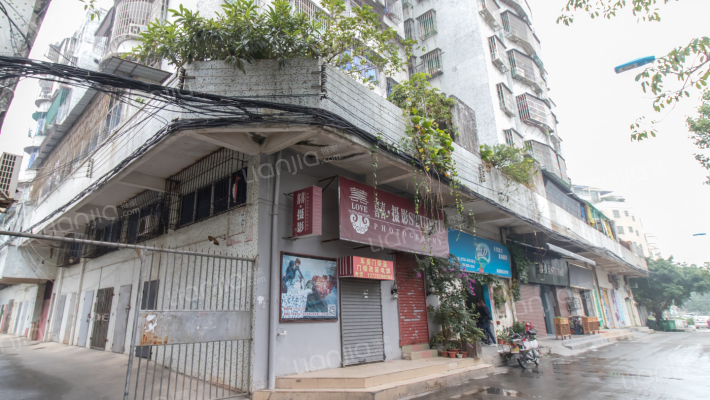 尖峰前路住宅外景图