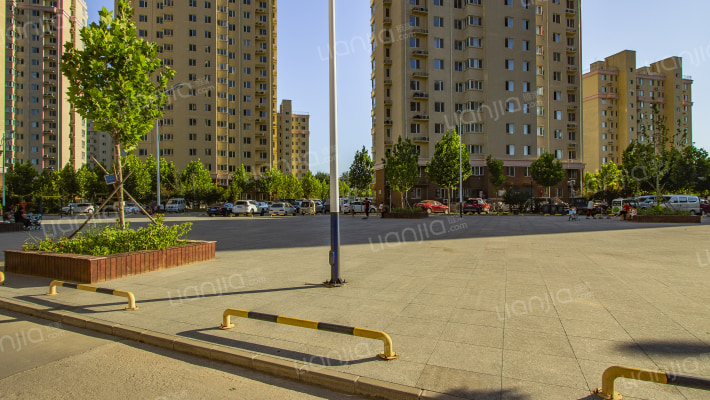 幸福佳苑小区外景图