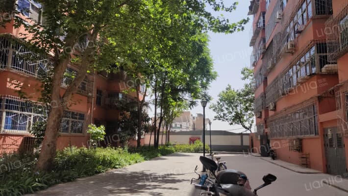 乐派广场外景图