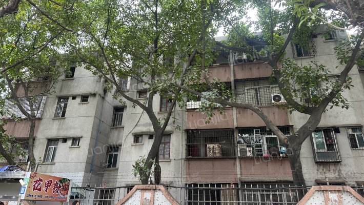 交通学院宿舍小区外景图