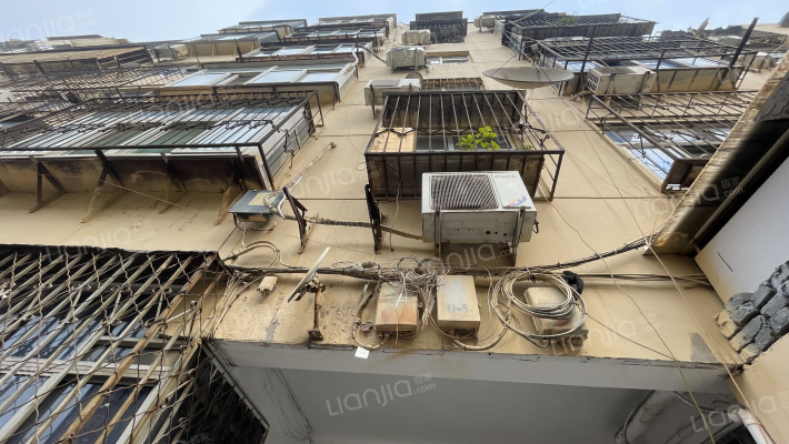 钢管厂家属院外景图