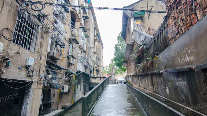 莱特尔事业集团小区外景图