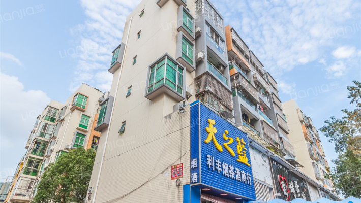 世汇蓝天外景图