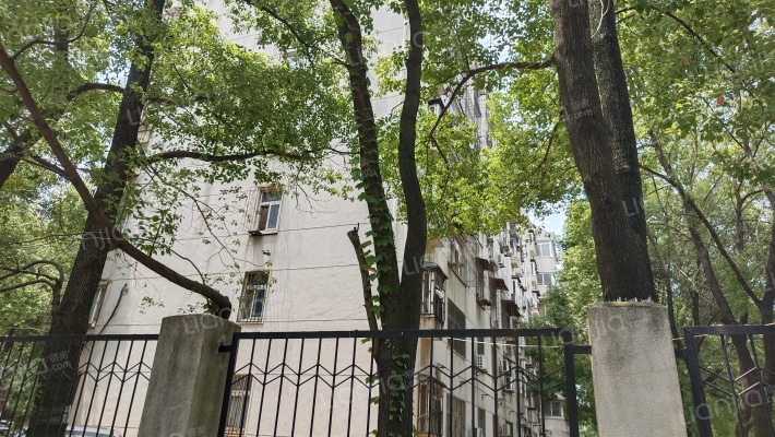 东风本田宿舍外景图