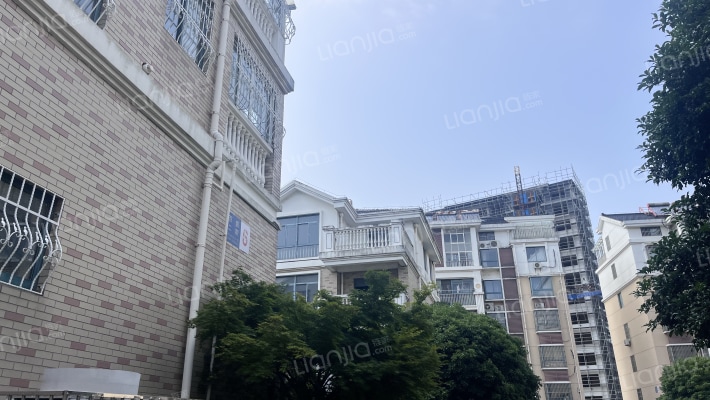 百盛二期西区外景图