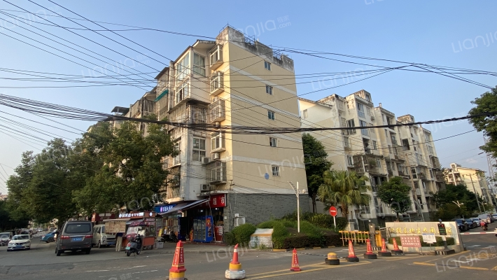 熊猫基地生态园小区外景图