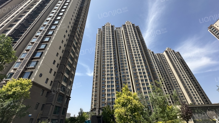 扶正太和上城外景图