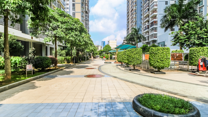 民族大道气象小区外景图