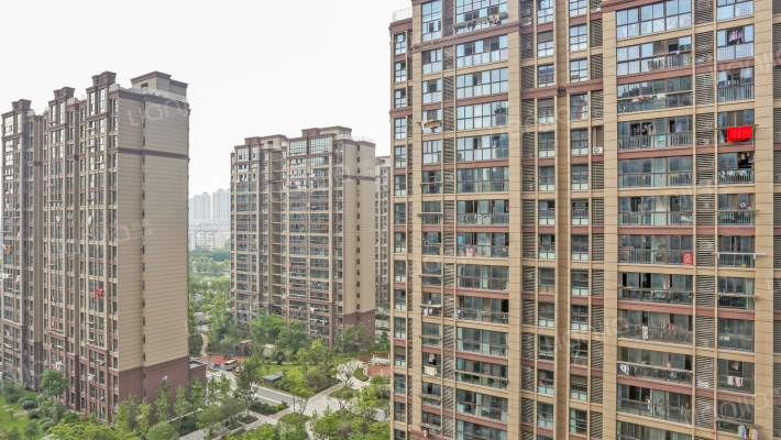 弘阳上城外景图