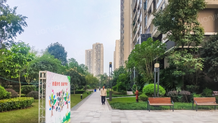 中渝春华秋实一期外景图