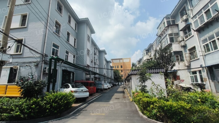 化工2居委楼外景图