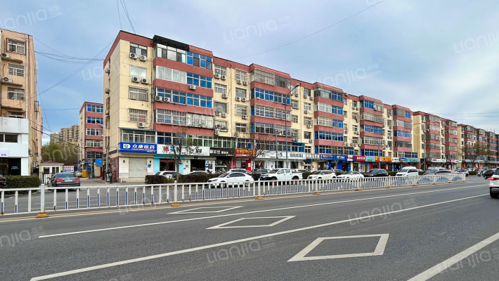 二建宿舍外景图