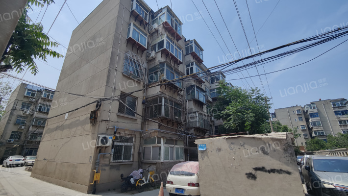 浪潮五宿舍外景图