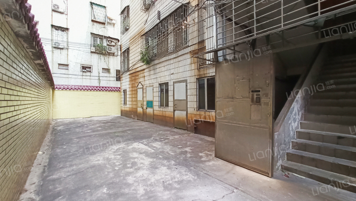 怡兴围税所宿舍外景图