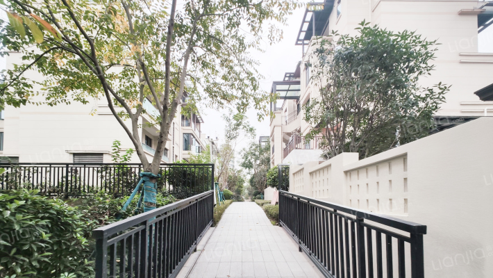 北辰天珺院墅外景图