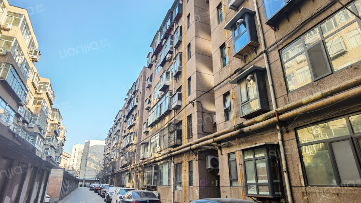 市交通局宿舍外景图