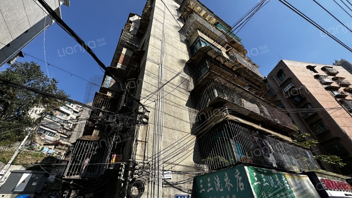 松山路100号外景图