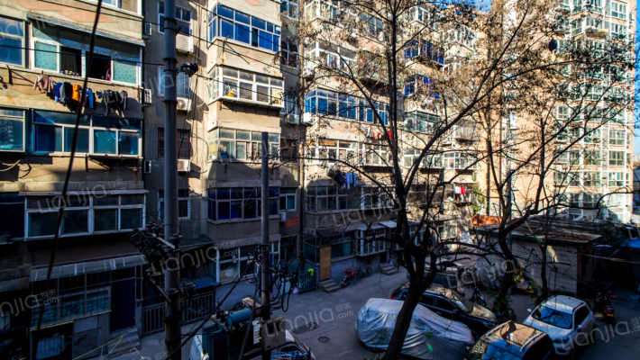 百文家属院外景图