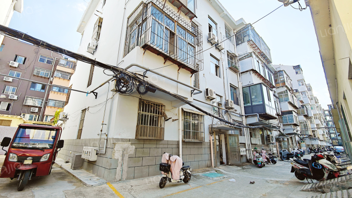 泰安市优抚医院宿舍外景图