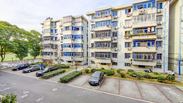 桐高新村外景图