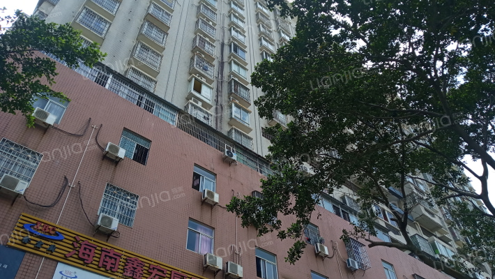 财富公寓外景图