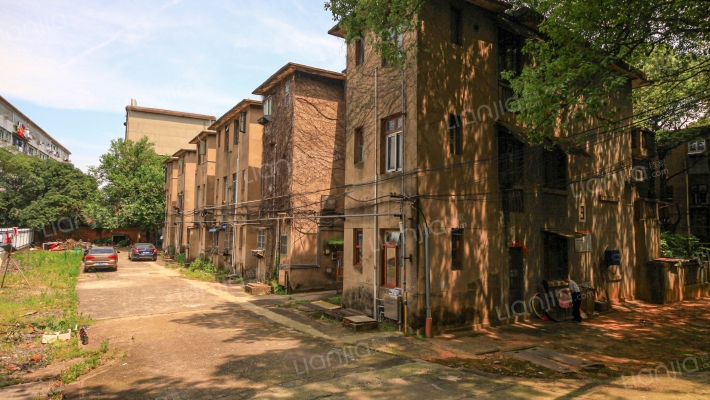 省送变电建设公司宿舍外景图