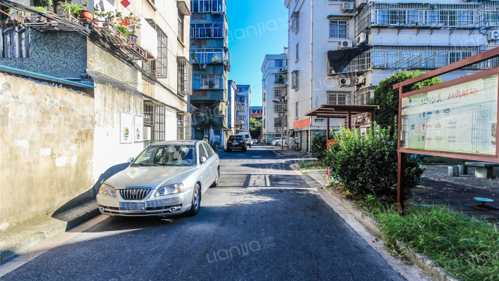 供销社住宅外景图