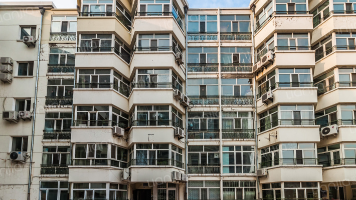 哈理工大学住宅楼外景图