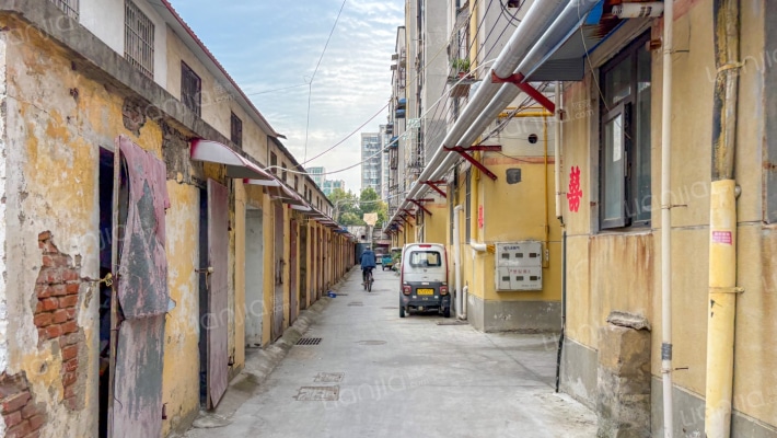 政法委家属院外景图
