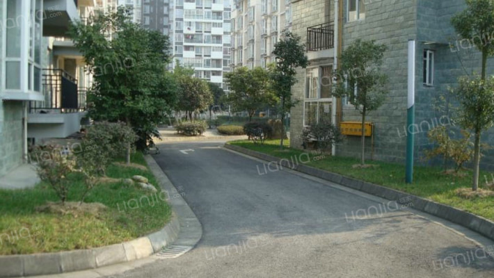 西藏地质花园外景图