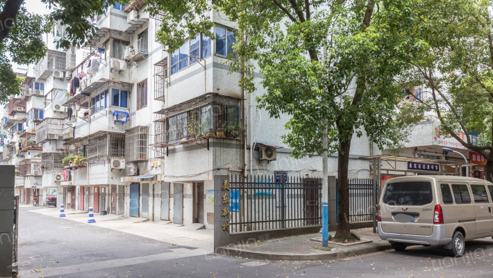 美东新村西区外景图