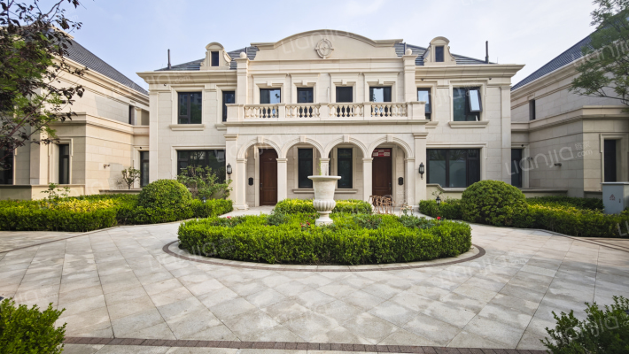 孔雀城大湖天玺外景图