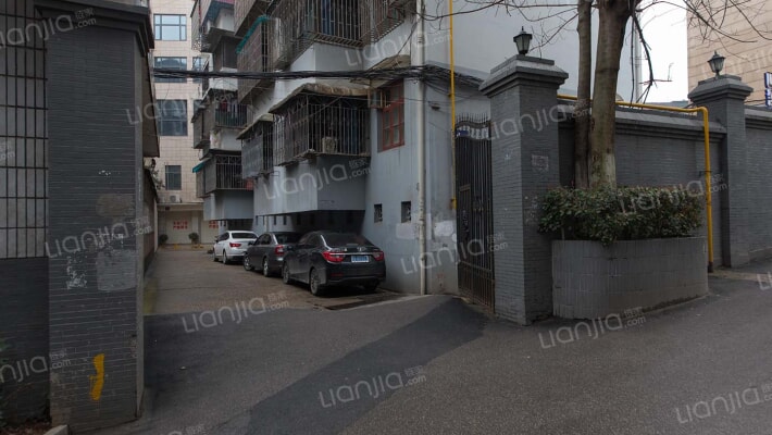 先导银行宿舍外景图