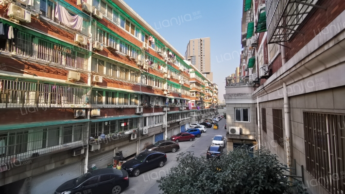 康家公寓外景图