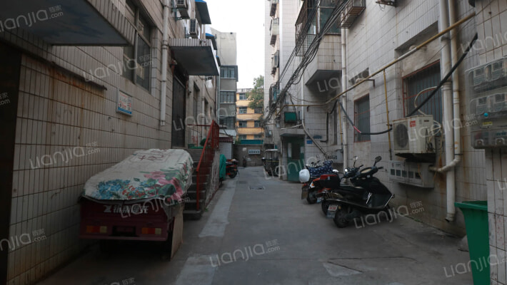 万里公司22号家属院外景图