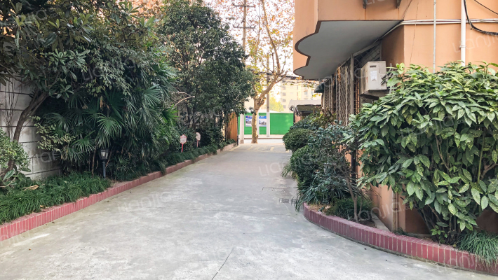 玉石公寓外景图