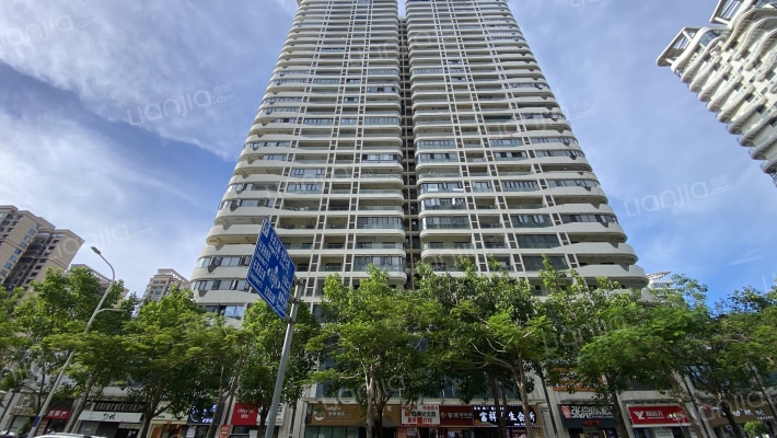 远大购物广场外景图