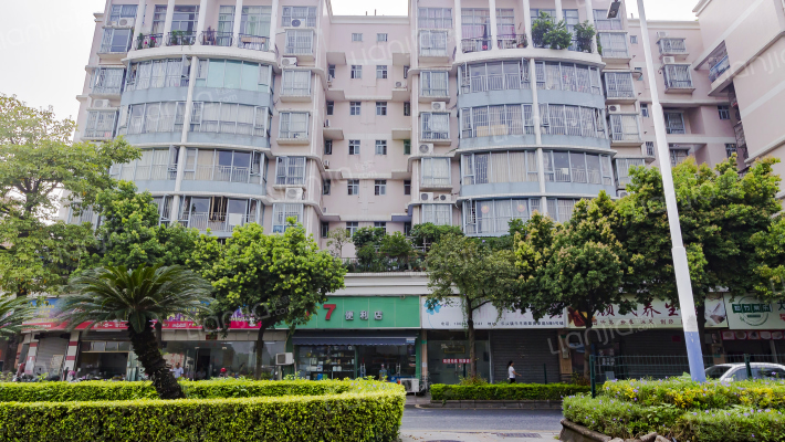 翠拥豪庭外景图